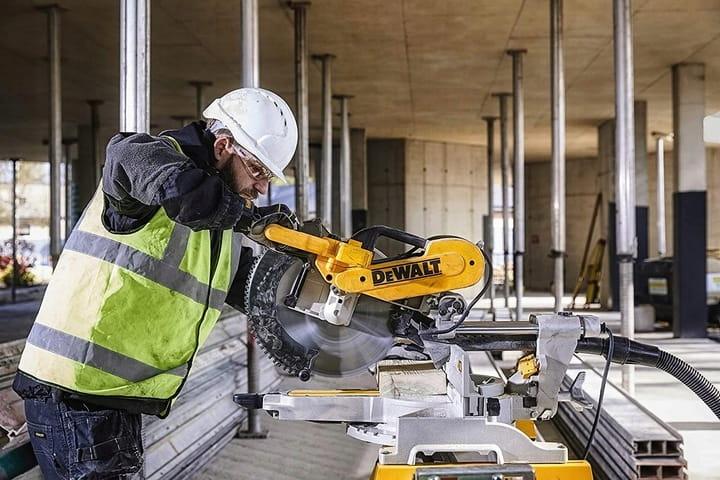 Dewalt-DWS780-ukosnica-pila-305mm-1675W-DE7023-Srednica-tarczy-305-mm.jpg