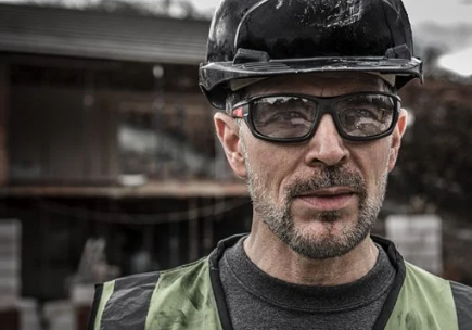 MILWAUKEE OKULARY OCHRONNE ROBOCZE PREMIUM SZARE_1.png