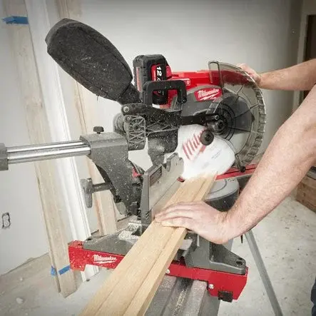 MILWAUKEE M18 FMS305-0 PIŁA UKOŚNICA Z POSUWEM 305mm_2.webp