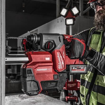 MILWAUKEE M18 FDDEXL-0 ODSYSACZE PYŁU DO MŁOTÓW_1.jpg