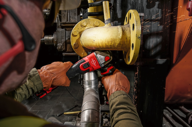 Milwaukee szlifierka kątowa 125 mm z hamulcem 4933498062