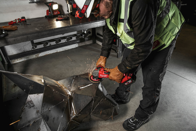 Milwaukee szlifierka kątowa 125 mm z hamulcem 4933498062