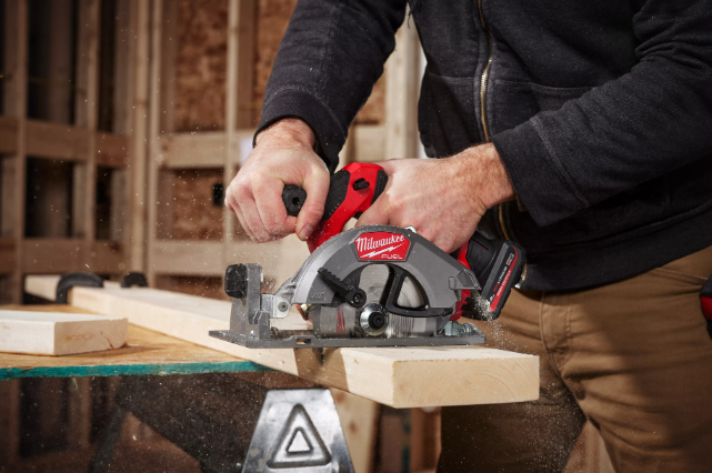 Milwaukee 4933493488 Pilarka Tarczowa 140mm 12V Bezszczotkowa