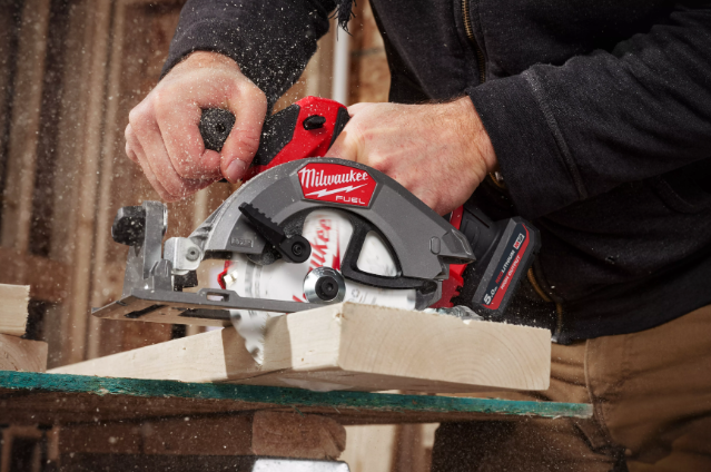Milwaukee 4933493488 Pilarka Tarczowa 140mm 12V Bezszczotkowa