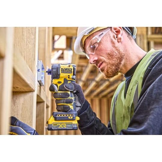 DeWalt DCF870NT Aku. Zakrętarka udarowa hydraulioczna 1/4" 18V 56 Nm