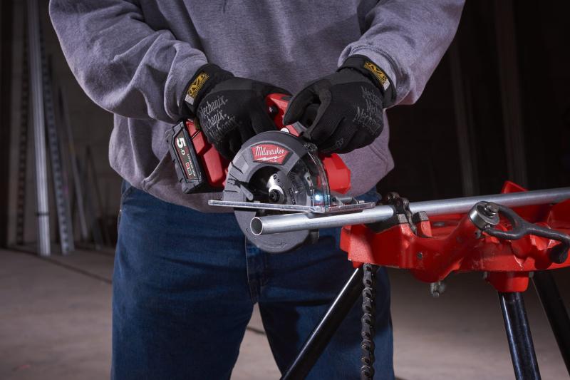 Milwaukee M18 FMCS-502X Pilarka tarczowa do metalu 57mm 2x5Ah 18V
