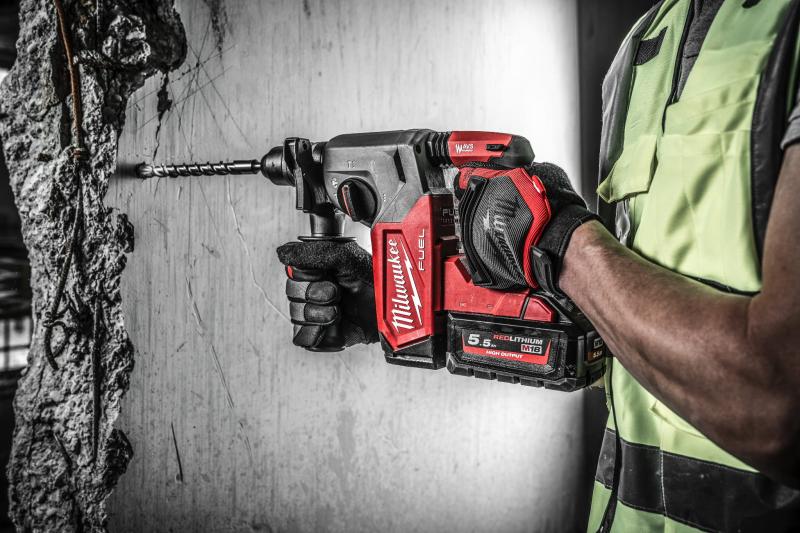 Milwaukee M18 FHX-552X Młot SDS-Plus 4-trybowy 26mm z uchwytem 2x5,5Ah 18V