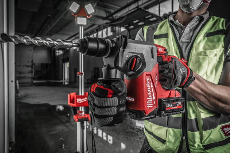 Milwaukee M18 FHX-552X Młot SDS-Plus 4-trybowy 26mm z uchwytem 2x5,5Ah 18V