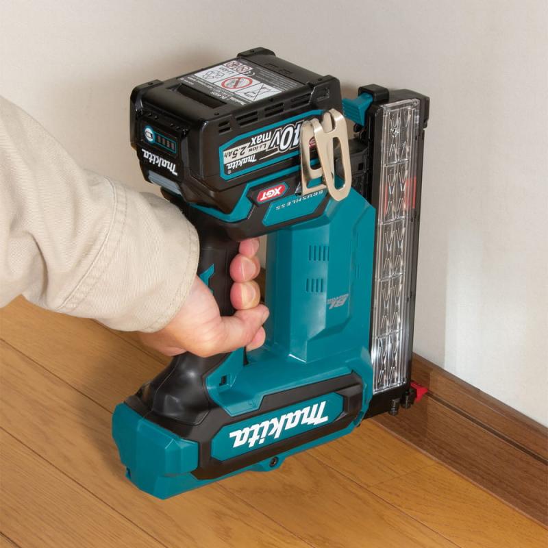 Makita FN001GZ Akumulatorowa sztyfciarka XGT 40Vmax BODY