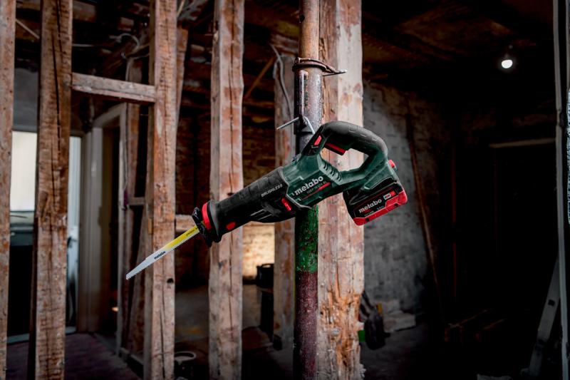 Metabo 601617840   Akumulatorowa Piła Szablasta  18V METABOX 165 L