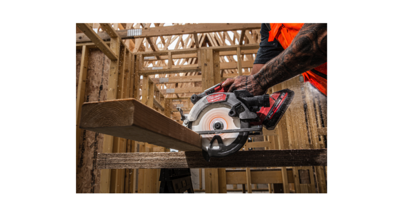 Milwaukee  M18 FCS552-0X  Kompaktowa Piła Tarczowa + walizka  4933493588