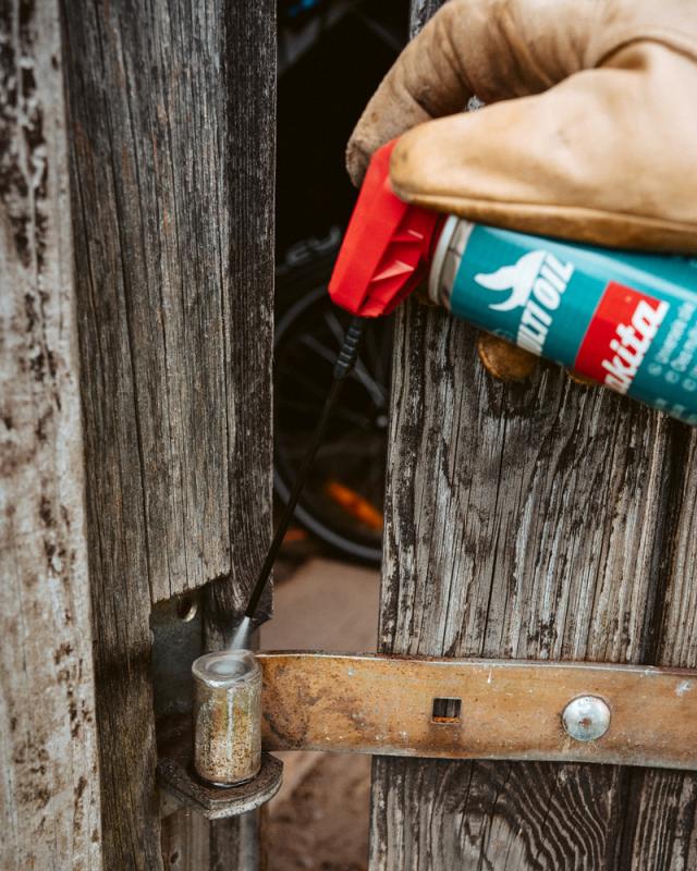 Makita  1910U9-1 Olej do smarowania ostrza nożyc 300ml