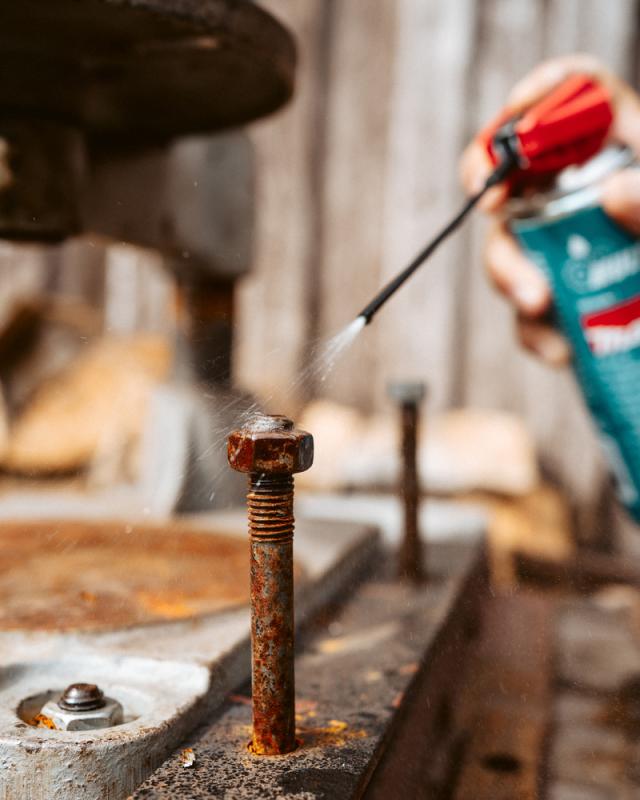 Makita  1910U9-1 Olej do smarowania ostrza nożyc 300ml