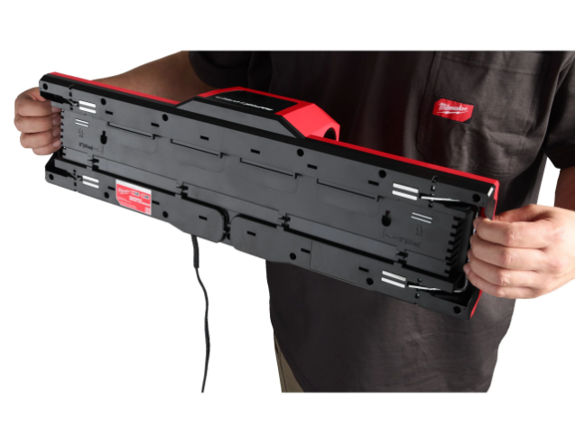 Milwaukee M12-18 GBC4  Ładowarka 4-portowa   4933493863