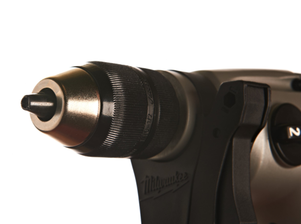 Milwaukee  PD2E 24 R  2-biegowa wiertarka udarowa o mocy 1020W