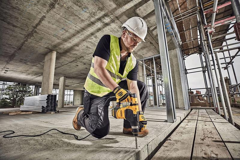 DEWALT-D25333K-Mlotowiertarka-950W-SDS-3-5j-Seria-D.jpg